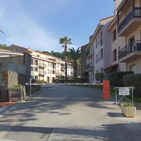 La Perle De à 100 Métres De La De Sable Fin Avec Piscine Et Parking Appartement *