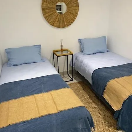 Appartement La Perle De à 100 Métres De La De Sable Fin Avec Piscine Et Parking Collioure